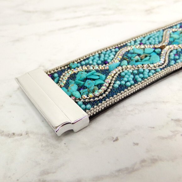 Turquoise stone wide bracelet with rhinestones, stone chips and chain edge - Picture 3 of 9